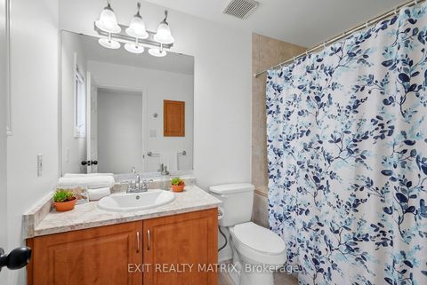 Photo 27 at 727 Brome Crescent, Fallingbrook/Ridgemount, Orleans