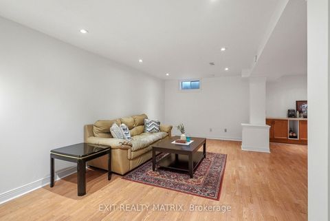 Photo 28 at 727 Brome Crescent, Fallingbrook/Ridgemount, Orleans