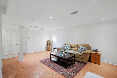 Photo 30 at 727 Brome Crescent, Fallingbrook/Ridgemount, Orleans