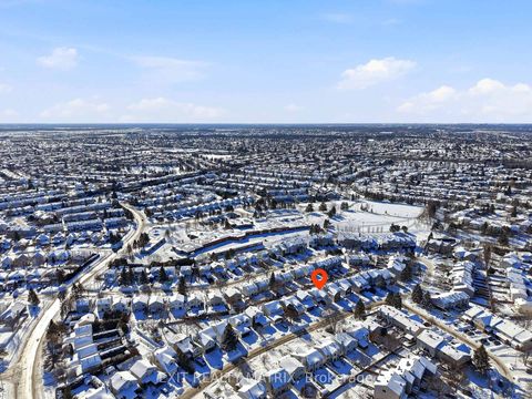 Photo 38 at 727 Brome Crescent, Fallingbrook/Ridgemount, Orleans