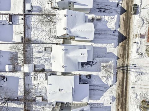 Photo 39 at 727 Brome Crescent, Fallingbrook/Ridgemount, Orleans