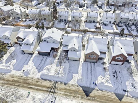 Photo 42 at 727 Brome Crescent, Fallingbrook/Ridgemount, Orleans