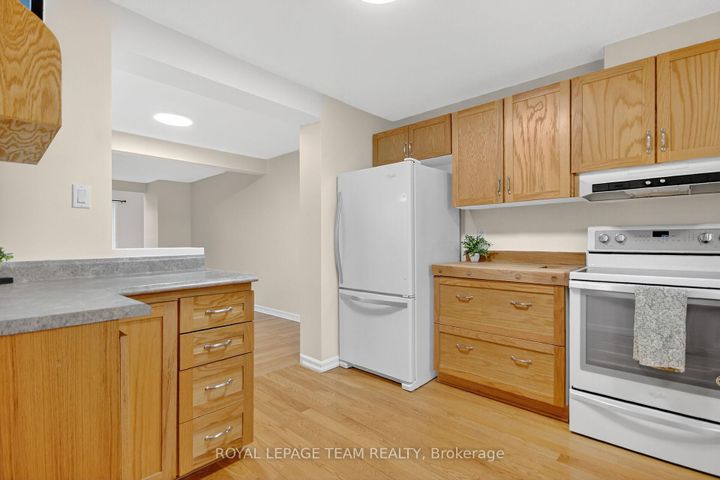 Photo 11 at 17 Providence Place, Nepean (Pheasant Run), Ottawa