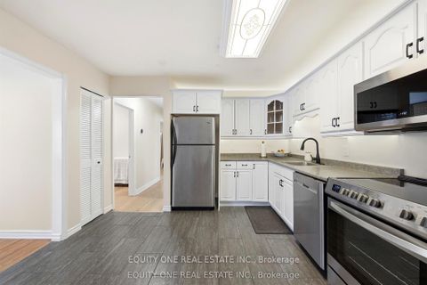 Photo 10 at 17 Savage Drive, Stittsville (Central), Stittsville