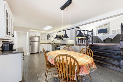 Photo 13 at 17 Savage Drive, Stittsville (Central), Stittsville
