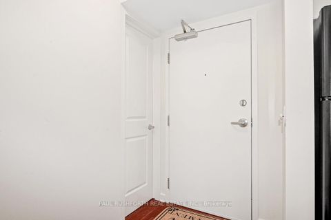 Photo 2 at 505 - 138 Somerset Street W, Ottawa Centre/Golden Triangle, Ottawa Centre