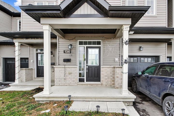 Photo 2 at 136 Main Halyard Lane, Nepean (Half Moon Bay), Ottawa