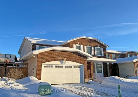 Photo 2 at 736 Hauteview Crescent, Fallingbrook/Ridgemount, Orleans