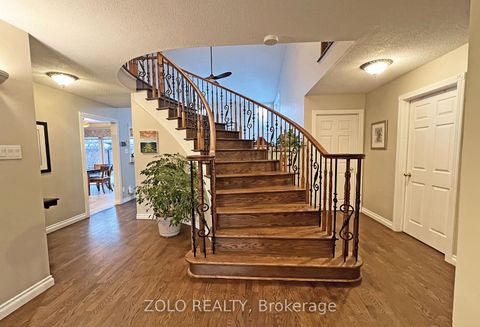 Photo 5 at 736 Hauteview Crescent, Fallingbrook/Ridgemount, Orleans