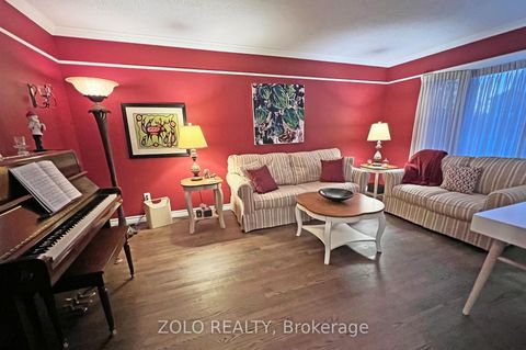 Photo 12 at 736 Hauteview Crescent, Fallingbrook/Ridgemount, Orleans