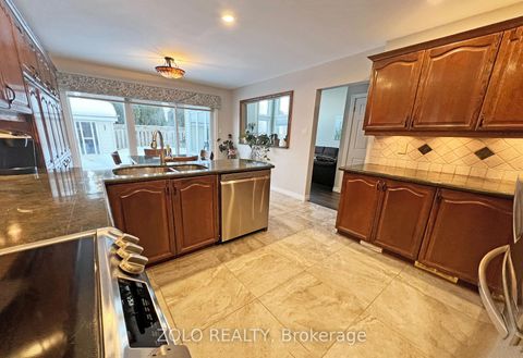 Photo 16 at 736 Hauteview Crescent, Fallingbrook/Ridgemount, Orleans