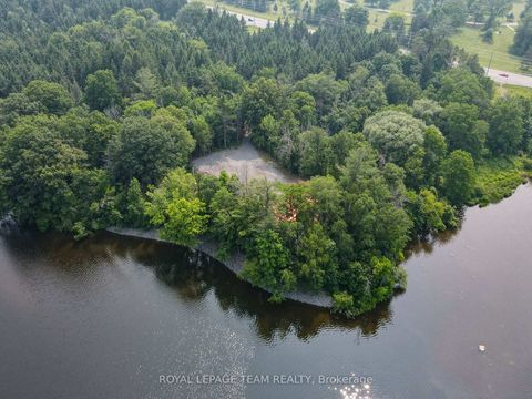 Photo 3 at 3651 Prince Of Wales Drive, Nepean (Manotick Village & Manotick Estates), Ottawa