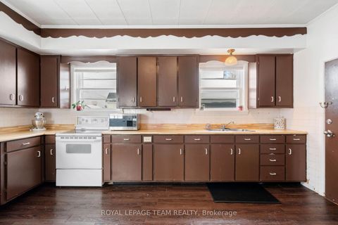 Photo 5 at 2154 Dundas Street N, Town of Cardinal, Edwardsburgh/Cardinal