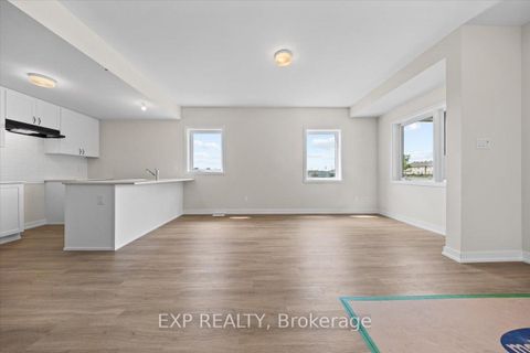 Photo 15 at 614 Tobiano Private, Stittsville (South), Stittsville