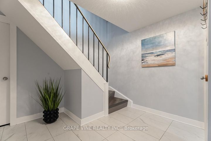 Photo 4 at 58 - 280 Mcclellan Road, Nepean (Arlington Woods), Ottawa