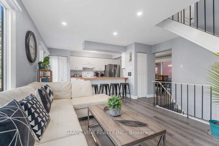 Photo 7 at 58 - 280 Mcclellan Road, Nepean (Arlington Woods), Ottawa