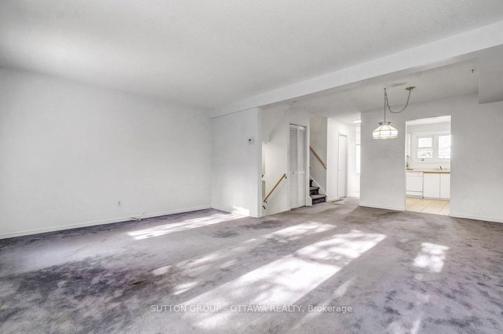 Photo 3 at 54 - 920 Dynes Road, Nepean (Carleton Square), Ottawa