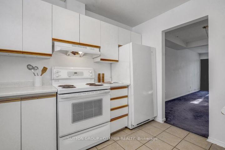 Photo 14 at 54 - 920 Dynes Road, Nepean (Carleton Square), Ottawa