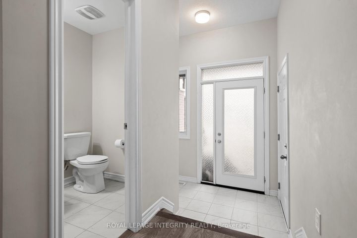 Photo 2 at 504 Flagstaff Drive, Nepean (Half Moon Bay), Ottawa