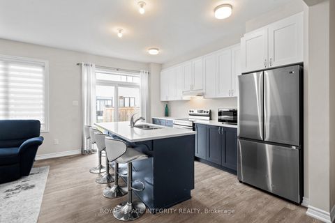 Photo 7 at 504 Flagstaff Drive, Nepean (Half Moon Bay), Ottawa