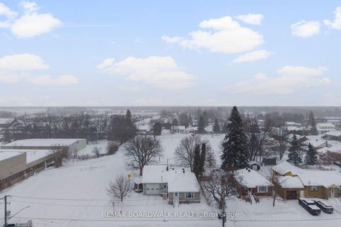 Photo 3 at 39 Condie Street, SMITHS FALLS, Smiths Falls