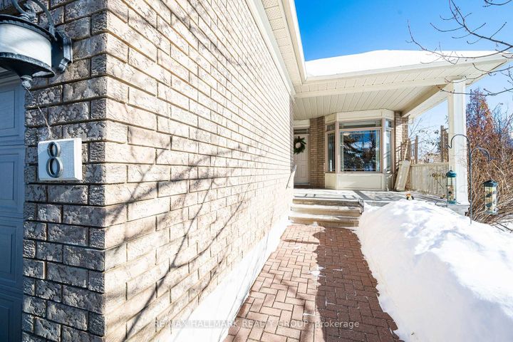 Photo 2 at 8 Waterford Way, Nepean (Pineglen/Country Place), Ottawa