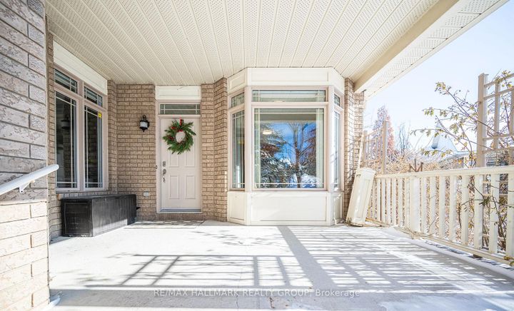 Photo 3 at 8 Waterford Way, Nepean (Pineglen/Country Place), Ottawa