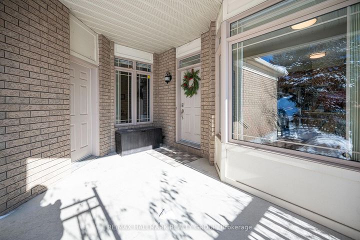 Photo 4 at 8 Waterford Way, Nepean (Pineglen/Country Place), Ottawa