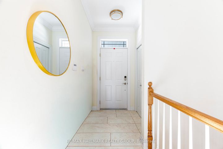 Photo 5 at 8 Waterford Way, Nepean (Pineglen/Country Place), Ottawa