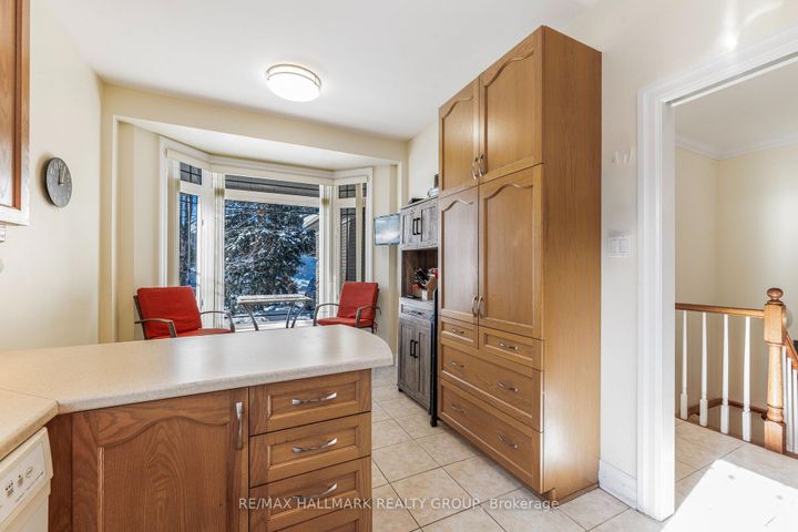 Photo 12 at 8 Waterford Way, Nepean (Pineglen/Country Place), Ottawa