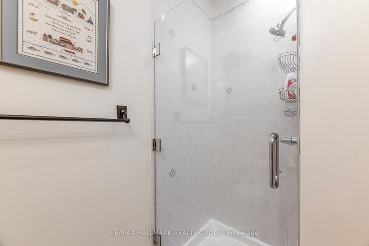 Photo 14 at 8 Waterford Way, Nepean (Pineglen/Country Place), Ottawa