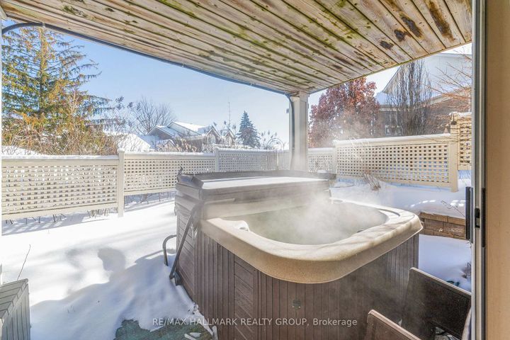 Photo 30 at 8 Waterford Way, Nepean (Pineglen/Country Place), Ottawa