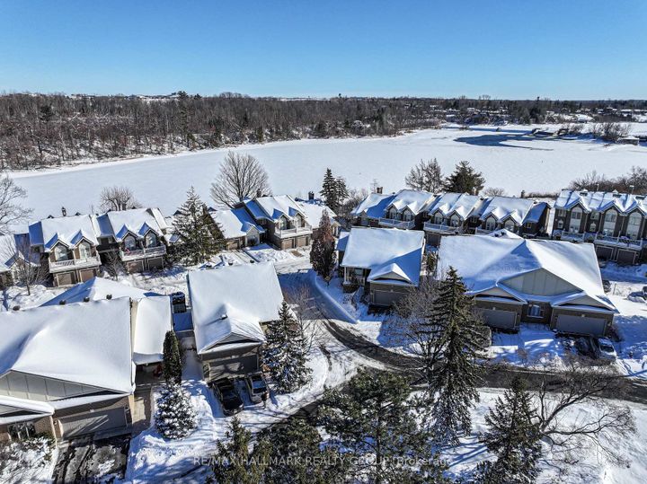 Photo 32 at 8 Waterford Way, Nepean (Pineglen/Country Place), Ottawa