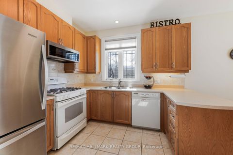 Photo 11 at 8 Waterford Way, Nepean (Pineglen/Country Place), Ottawa