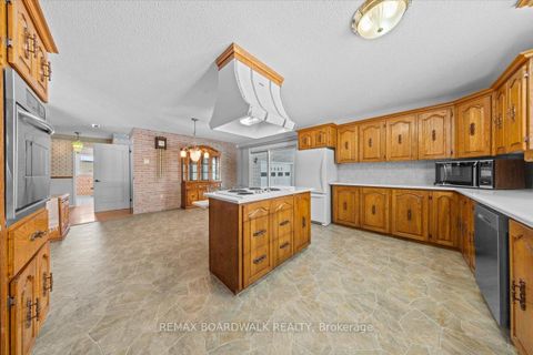 Photo 10 at 4547 Carlsbad Lane, Sarsfield/Bearbrook, Orleans