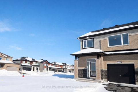 Photo 0 at 1944 Hawker Private, Huntley Ward (South East), Carp