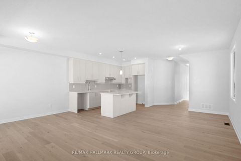 Photo 4 at 1944 Hawker Private, Huntley Ward (South East), Carp