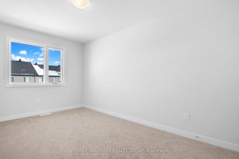 Photo 19 at 1944 Hawker Private, Huntley Ward (South East), Carp