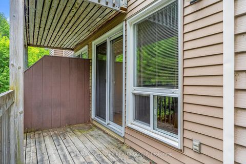 Photo 14 at B - 6746 Jeanne Darc Boulevard N, Convent Glen North, Orleans