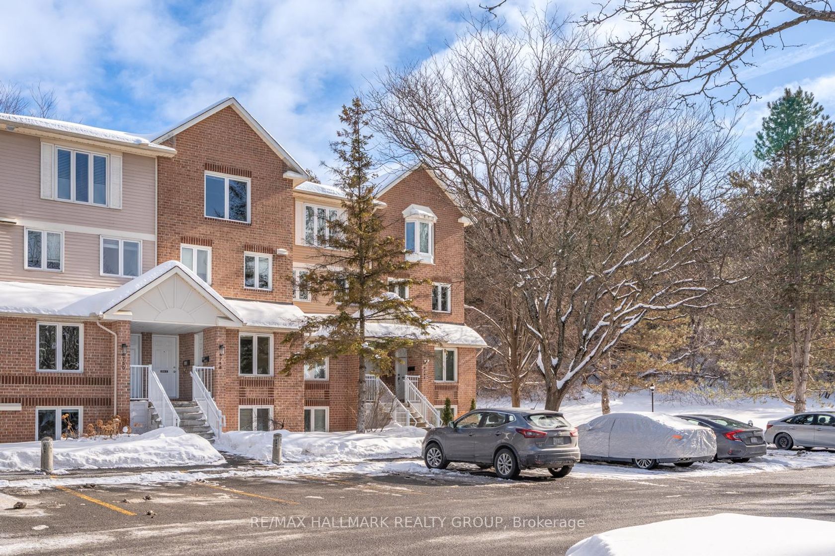 B - 6746 Jeanne Darc Boulevard N, Convent Glen North, Orleans 2