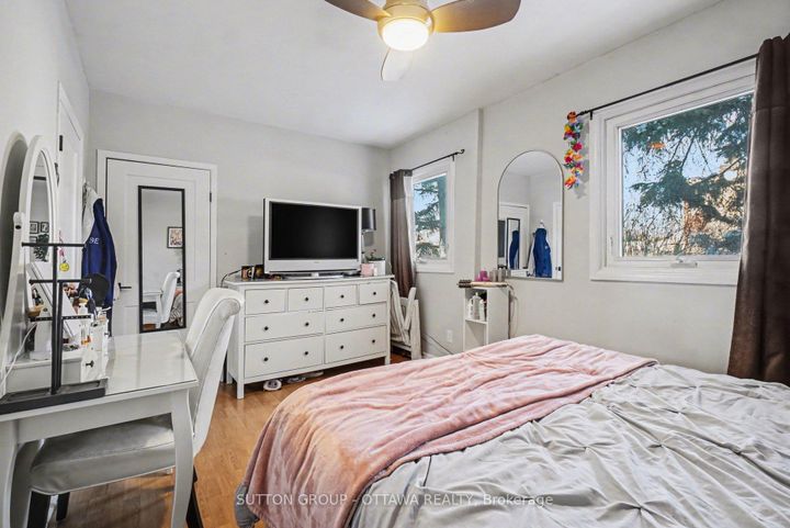 Photo 21 at 90 Withrow Avenue, Nepean (Meadowlands/St. Claire Gardens), Ottawa