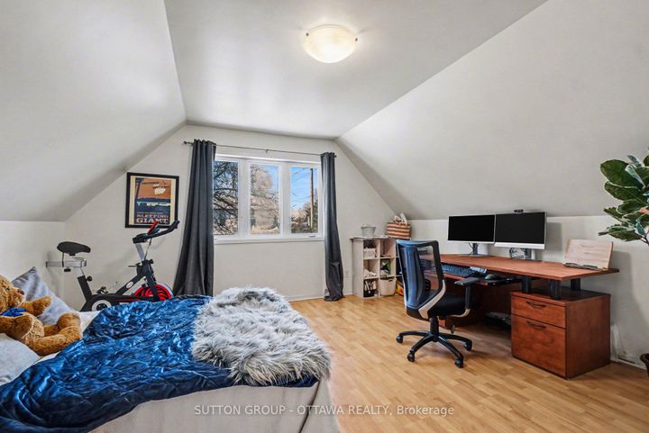 Photo 22 at 90 Withrow Avenue, Nepean (Meadowlands/St. Claire Gardens), Ottawa