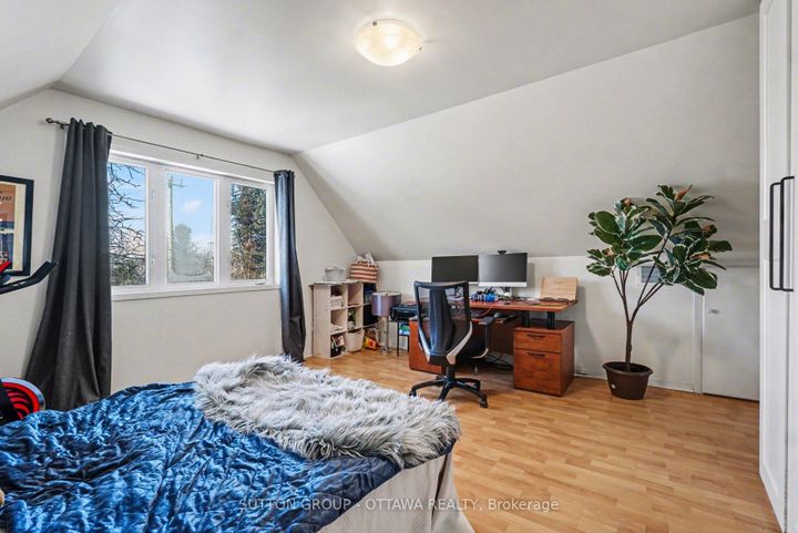 Photo 23 at 90 Withrow Avenue, Nepean (Meadowlands/St. Claire Gardens), Ottawa