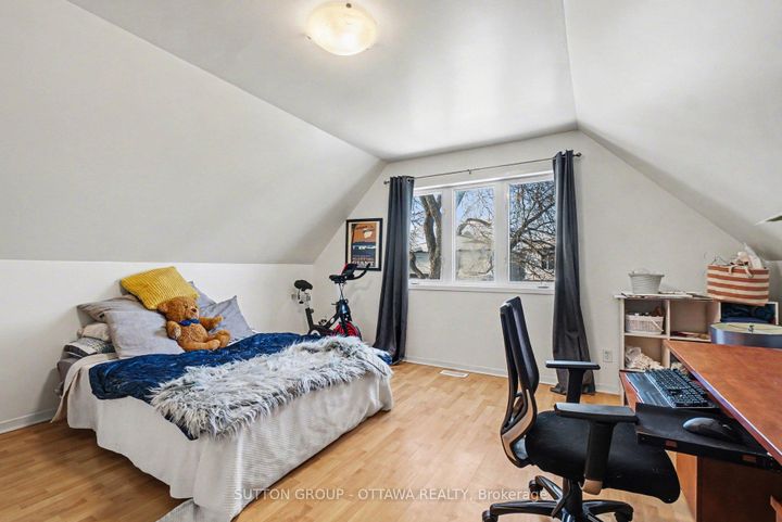 Photo 24 at 90 Withrow Avenue, Nepean (Meadowlands/St. Claire Gardens), Ottawa