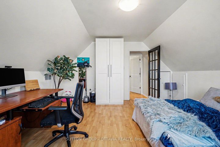 Photo 25 at 90 Withrow Avenue, Nepean (Meadowlands/St. Claire Gardens), Ottawa