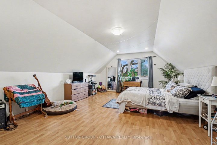 Photo 28 at 90 Withrow Avenue, Nepean (Meadowlands/St. Claire Gardens), Ottawa