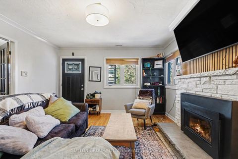 Photo 11 at 90 Withrow Avenue, Nepean (Meadowlands/St. Claire Gardens), Ottawa