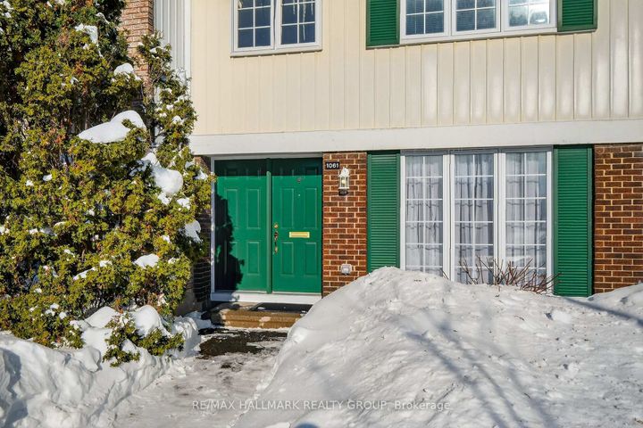Photo 3 at 111 - 1061 Meadowlands Drive, Nepean (Carleton Square), Ottawa