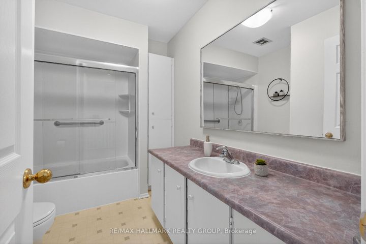 Photo 27 at 111 - 1061 Meadowlands Drive, Nepean (Carleton Square), Ottawa