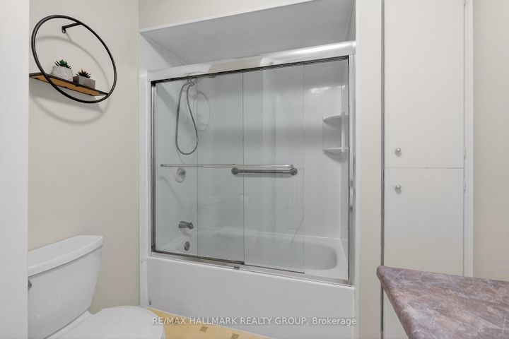 Photo 28 at 111 - 1061 Meadowlands Drive, Nepean (Carleton Square), Ottawa